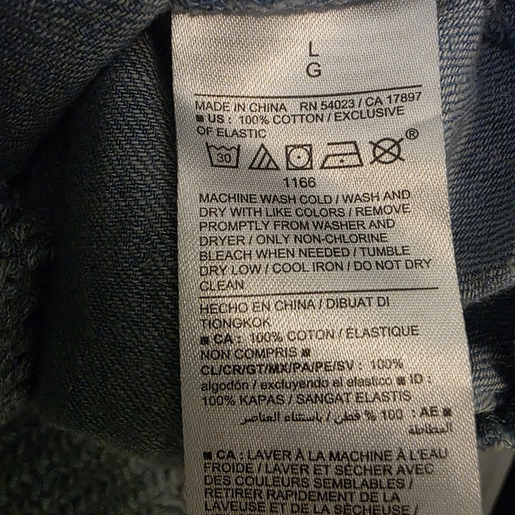 OLD NAVY Chambray Smocked Women's Top Size L - Picture 4 of 8